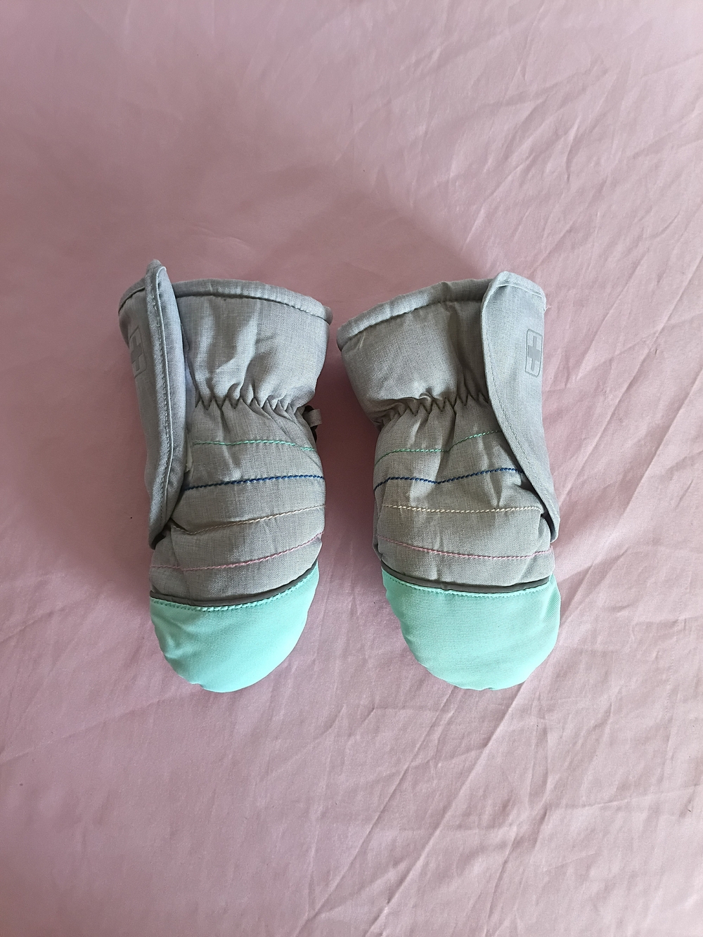 Swiss Tech Kids Mittens - Gray with Mint Toe One Size